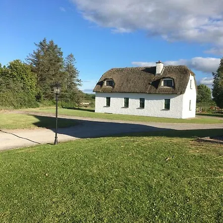 Dunguaire Thatched * Galway