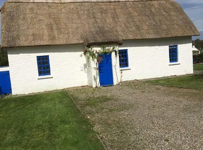 Dunguaire Thatched * Galway